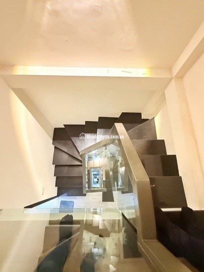 Cực Hiếm, Nhà Lô góc hồ tây chỉ 11 tỷ, 5 tầng, mặt tiền 4.4m. Vừa ở, vừa kinh doanh